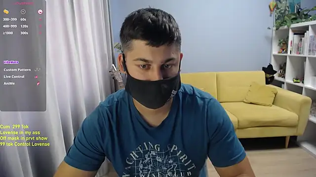 Tomguys live XXX chat