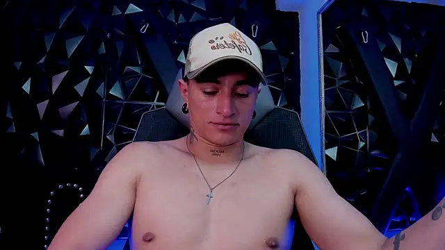 LiamDeeps' Live XXX Chat