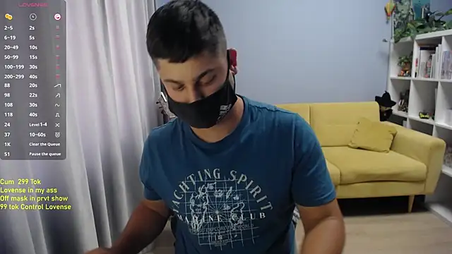 Tomguys élő XXX-chatje