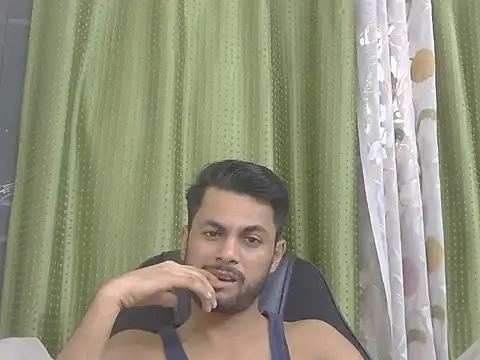 دردشة Stubborndesiboy الجنسية المباشرة