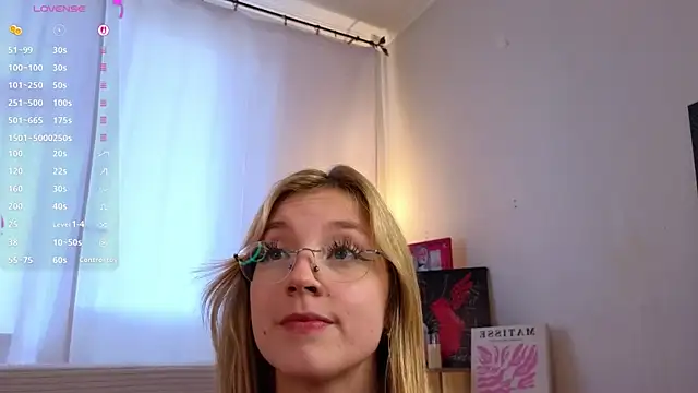 NovaOliphant's Live XXX Chat