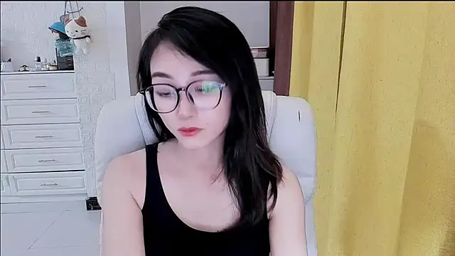 NIAN-er Adlı Modelin Canlı XXX Sohbeti