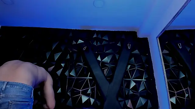 LiamDeeps Live XXX Chat
