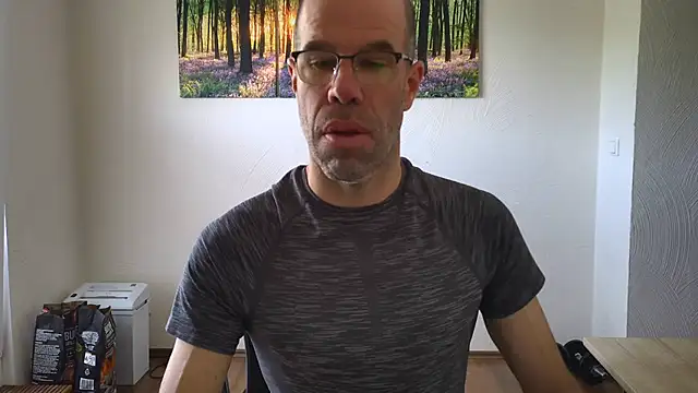 Chat XXX en directo de DaddyHarry_MatureStallion