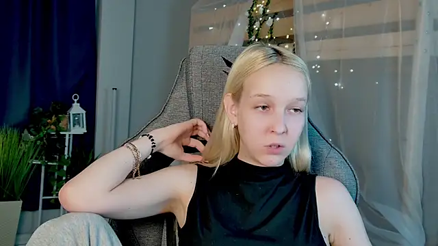 Онлайн чат XXX MaoqiBeverly