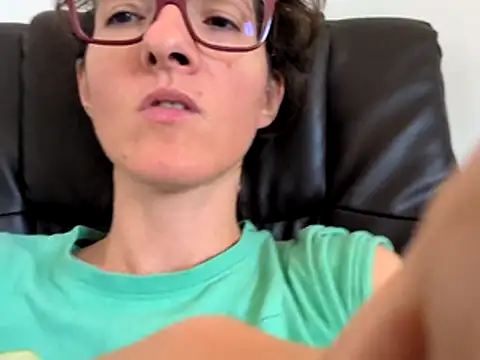 Hairy_horny_mommy: онлайн-секс-чат