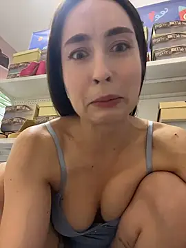 Holly_Play Live XXX-chat