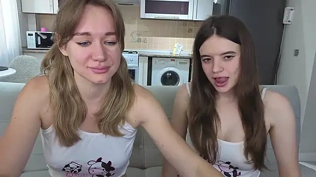 witches_couple's Live XXX Chat