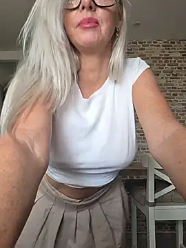 KizzyXx's Live XXX Chat