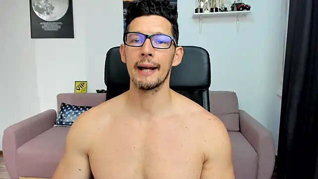 BrutusK08n Live XXX chat