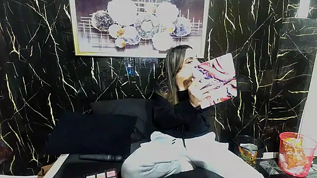 Chat XXX en directo de Luscious_Lexy