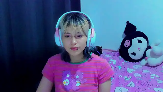 Akane-Mou Adlı Modelin Canlı XXX Sohbeti