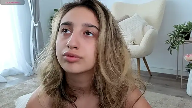 JullyFox Live XXX-chat