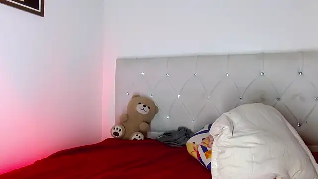 Angel_foxc13 即時 XXX 聊天