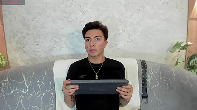Kevin_Blaze Live XXX Chat