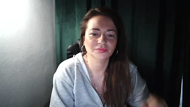 NoraMilf's Live XXX Chat