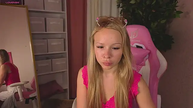 Milana_r0se's Live XXX Chat