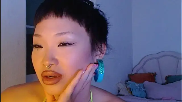 LLspinzz's Live XXX Chat