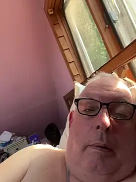 Chat XXX en directo de CharlieWeaver22