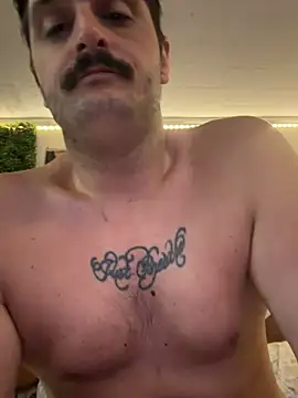 PoundedCajunGuy93 élő XXX-chatje