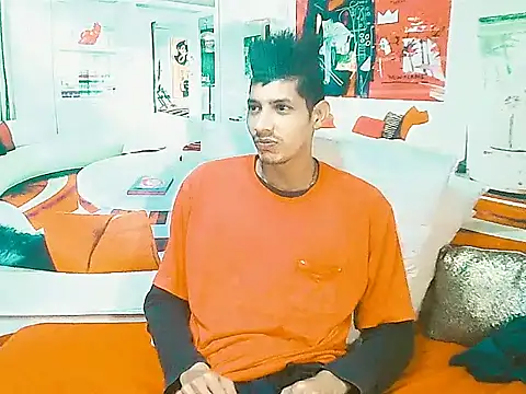 Chat XXX en directo de IndianSavageMale