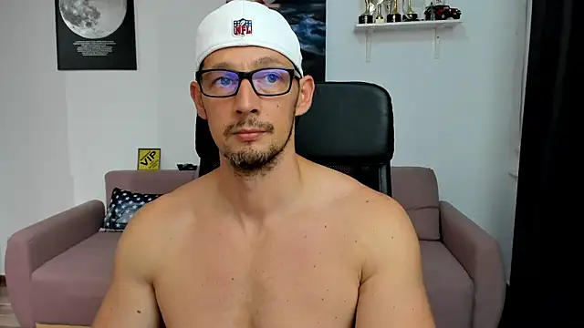 BrutusK08 live XXX chat