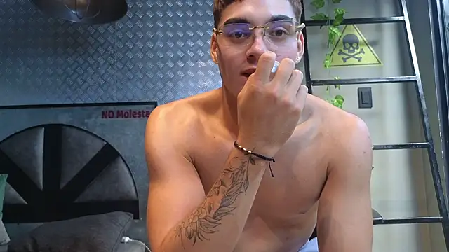 ThiagoFox: απευθείας συνομιλία ΧΧΧ