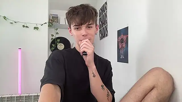 YourMilkyGuyn Webbikameraesitys