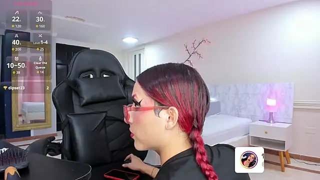 charolbruce_1's Live XXX Chat