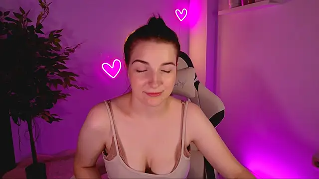 AliceChanel's Live XXX Chat
