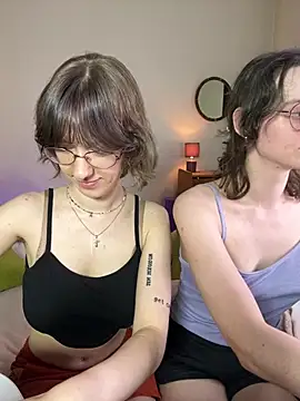 Jitoon_Exe élő XXX-chatje