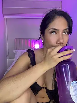 ArianaReynoldss' Live XXX Chat