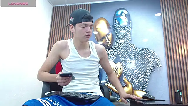 AlejoBussnek Chat XXX in diretta