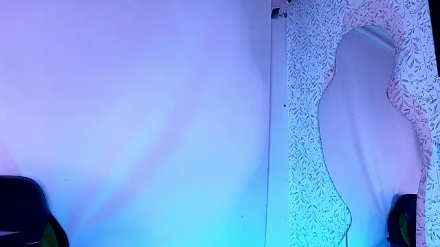 Chatroom XXX en direct de adalya_y