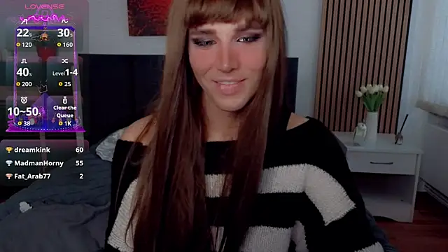 HelenSpellmanのライブXXXチャット