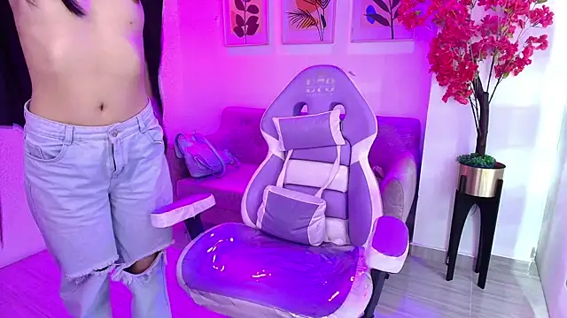 Rainy_doll Chat XXX in diretta