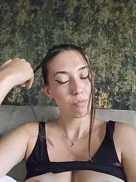 Pertunjukan Kamera Web VirginPussySquirt