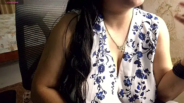 hey_rhea's Live XXX Chat