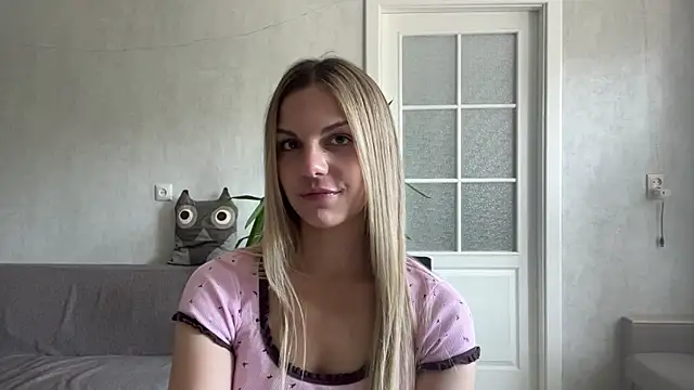 XXX chat uživo modela LaraineDomebo