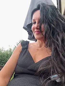 -OLYA- XXX чат на живо