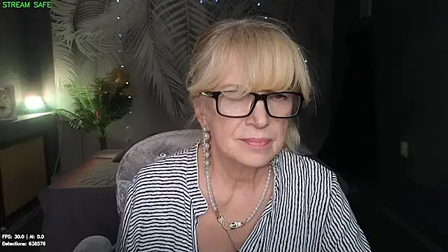 Dr_Mireille Adlı Modelin Canlı XXX Sohbeti