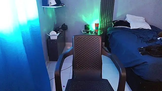 Онлайн чат XXX Mr_yisuzz