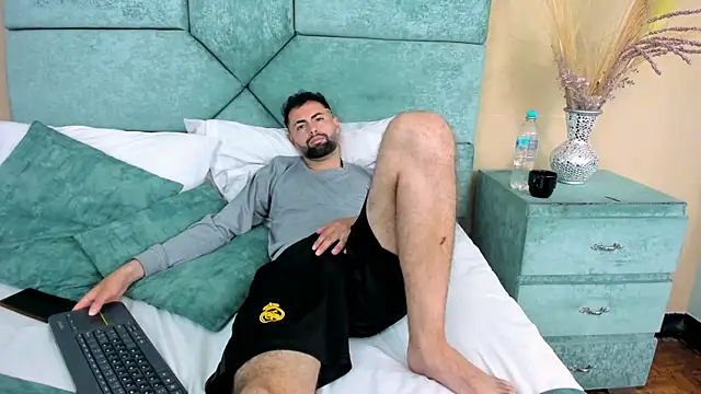 AndrewCrooss Live XXX-chat