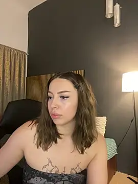 ZarasPlayground's Live XXX Chat