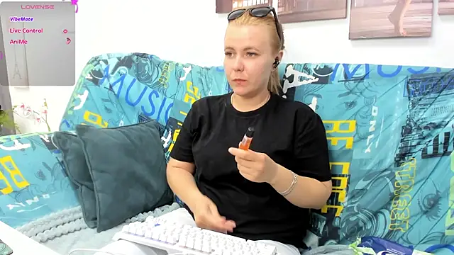 Dear_hollyy Live Chatrum