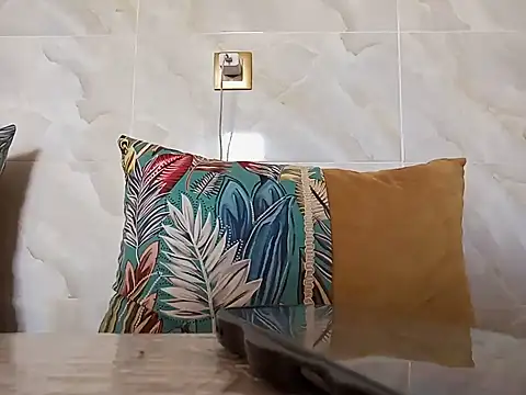 Sellena2 Adlı Modelin Canlı XXX Sohbeti
