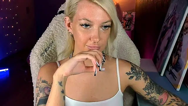 Chat XXX en directo de tykioty_Miley