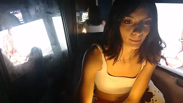 LayneeUnlocked Chat XXX in diretta