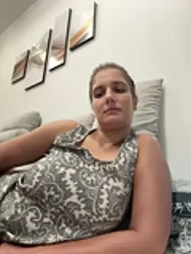 jennifer11772 Adlı Modelin Canlı XXX Sohbeti