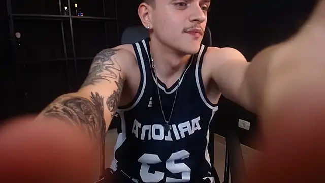 Онлайн чат XXX FelixStarkk